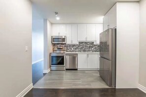 Comfort Apartment | 1 bedroom, desk, iron/ironing board, free WiFi