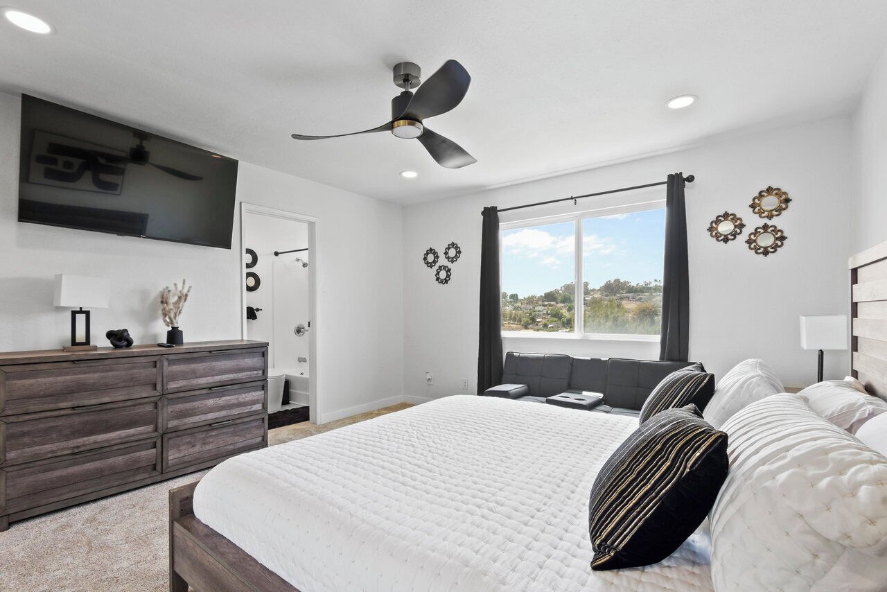 5 bedrooms, iron/ironing board, WiFi, bed sheets