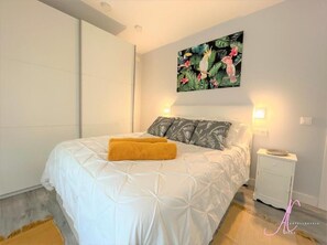 2 室のベッドルーム、アイロン / アイロン台、WiFi、ベッドシーツ