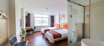 Changyue Hotel (Beihai High-speed Railway Station)