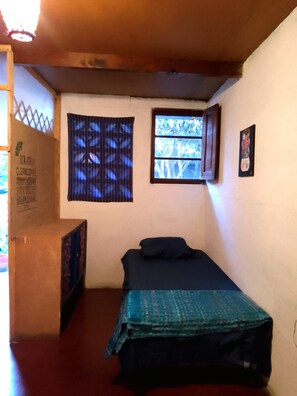 Basic Triple Room, Non Smoking