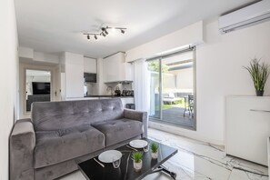 Smart TV, stereo - A quiet place with terrace in the heart of Cannes (Cannes)