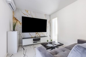 Smart-tv och en stereo