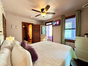 5 bedrooms, desk, iron/ironing board, travel crib