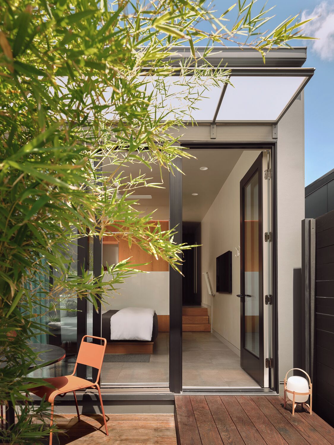 Luxury Studio Suite, 1 King Bed, Lanai | Lanai