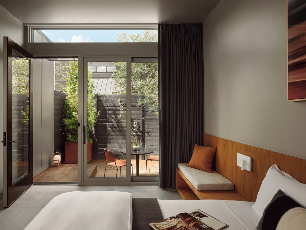 Frame Hotel - SoCo by null