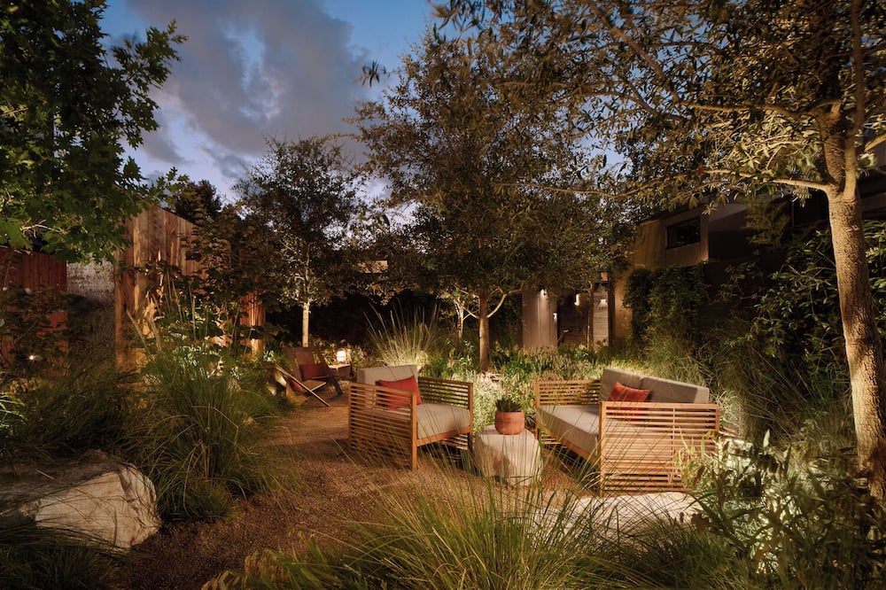 Frame Hotel - SoCo