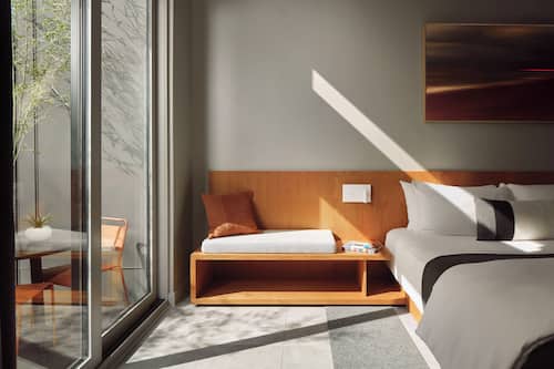 Suite estudio de lujo, 1 cama King size, lanai | Sábanas de algodón egipcio y ropa de cama de alta calidad