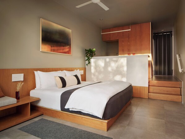 Luxury Studio Suite, 1 King Bed, Lanai