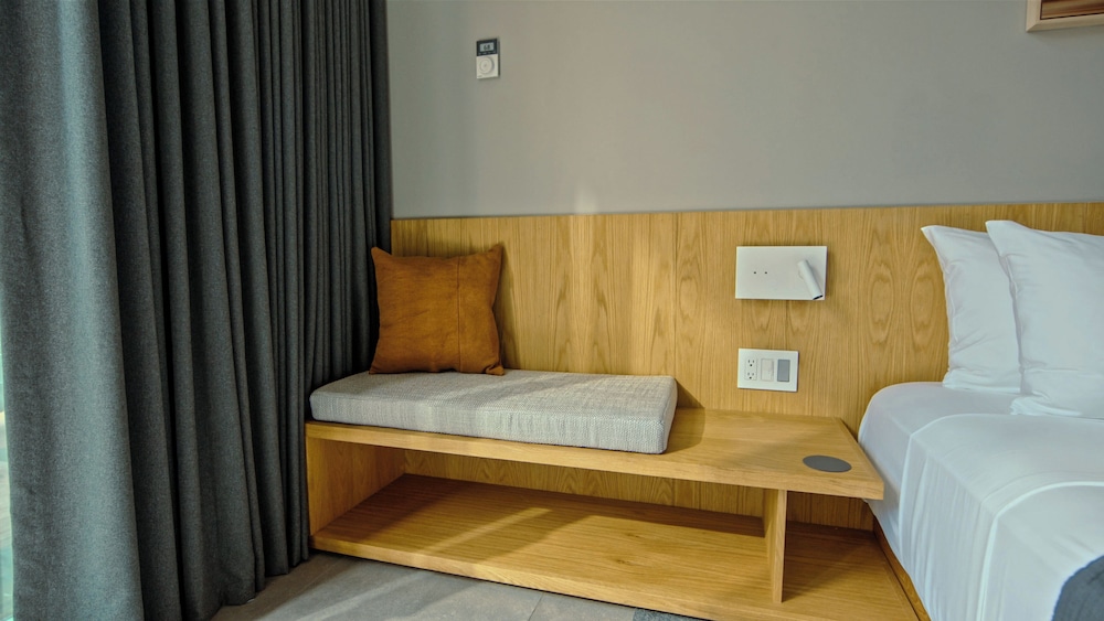 Frame Hotel - SoCo by null
