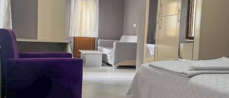 Estudio básico | 2 habitaciones, wifi gratis y ropa de cama