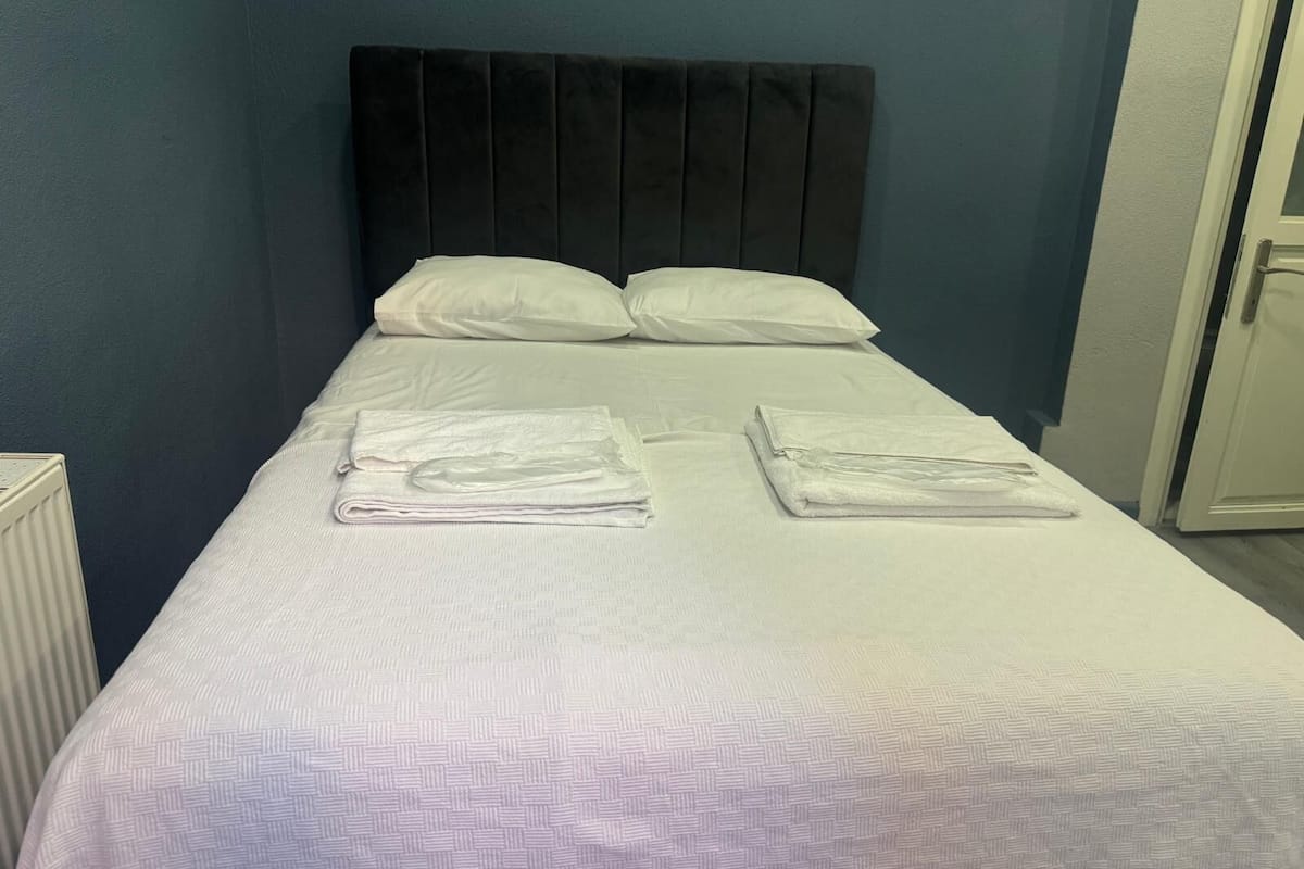 2 habitaciones, wifi gratis y ropa de cama