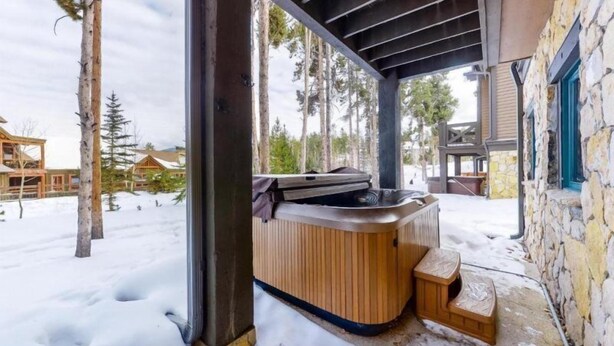 Exterior - Ski In, Ski Out 3 Bedroom Townhome at Snowflake Lift - Private Hot Tub (Breckenridge)