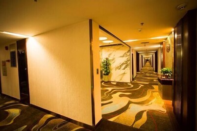 Jin Yuan Holiday Hotel