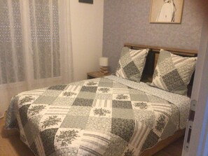 2 habitaciones, wifi gratis y ropa de cama