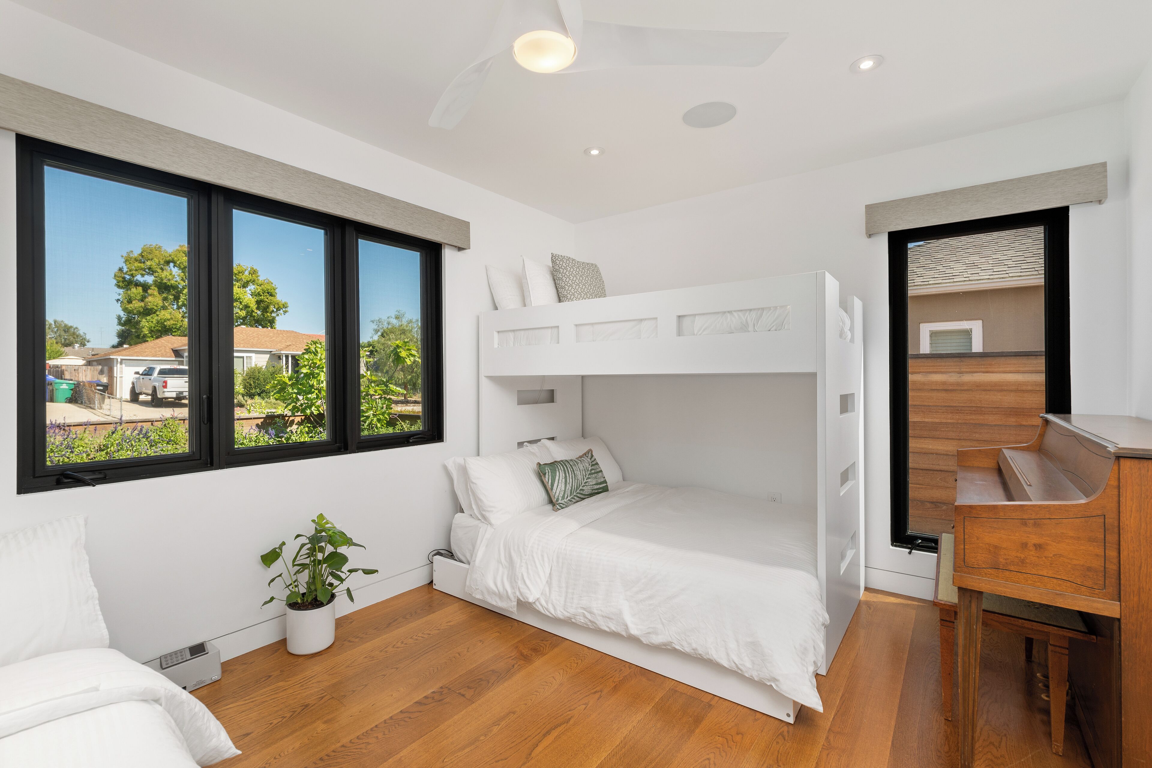 4 chambres, fer et planche à repasser, Wi-Fi, draps fournis