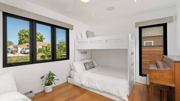 4 chambres, fer et planche à repasser, Wi-Fi, draps fournis