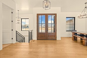 Interior - Modern Mountain Home (Driggs)