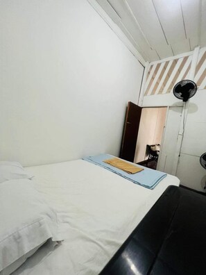 Doppia Basic, patio | Copriletto in piuma, Wi-Fi gratuito, lenzuola