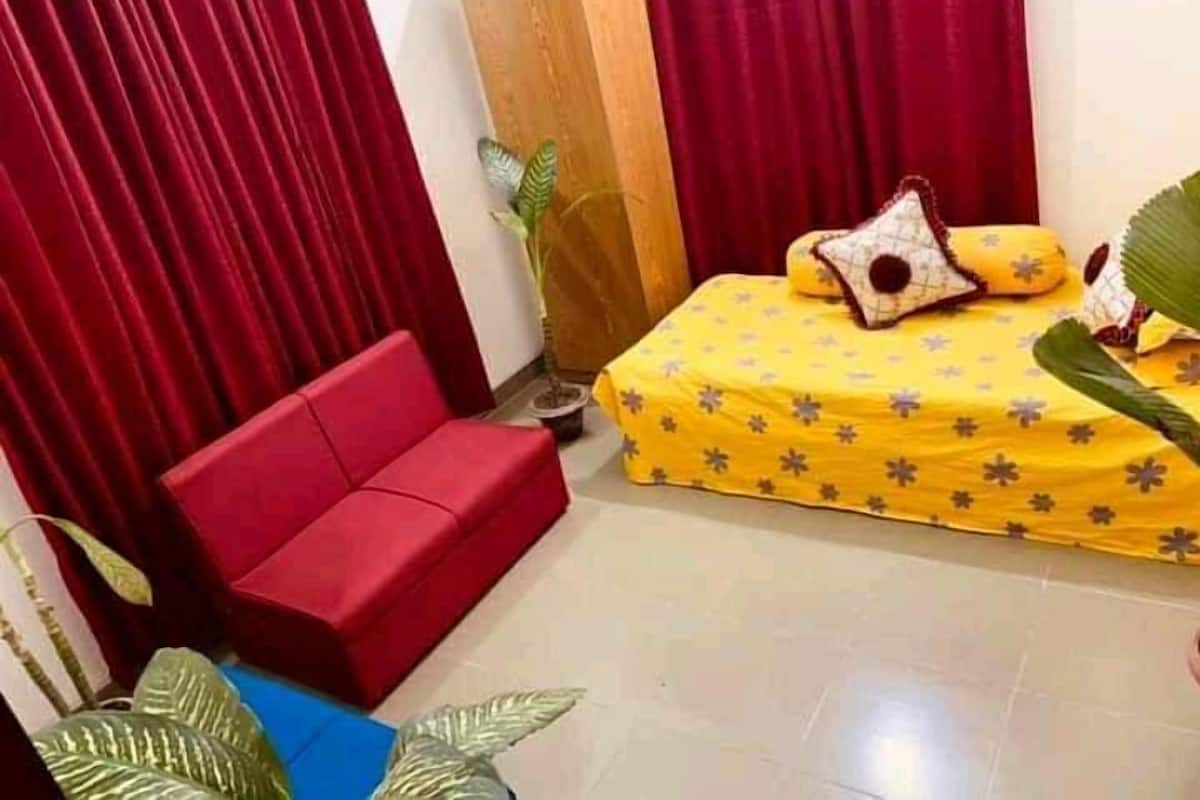 Habitación individual, vista a la ciudad | Escritorio
