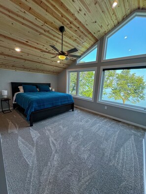 6 soverom, strykejern/-brett, wi-fi (inkludert) og sengetøy