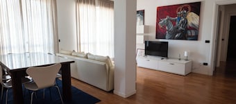 Elegant three-bedroom apartment with pool