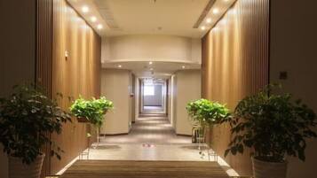 المنشأة من الداخل