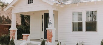 The Vincent A - the perfect Ocean Springs location near restaurants & shopping!