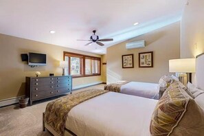 Exterior - Ski In, Ski Out 3 Bedroom Condo at the Eagle Bahn Gondola With Slopeside Pool (Vail)