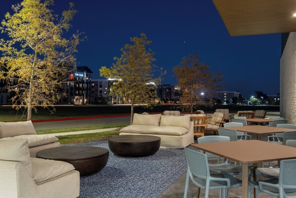 Exterior - Denizen Hotel (McKinney)