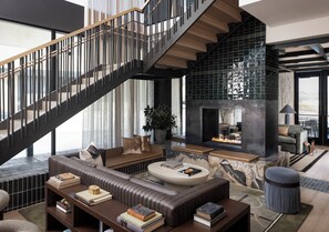 Coin salon dans le hall