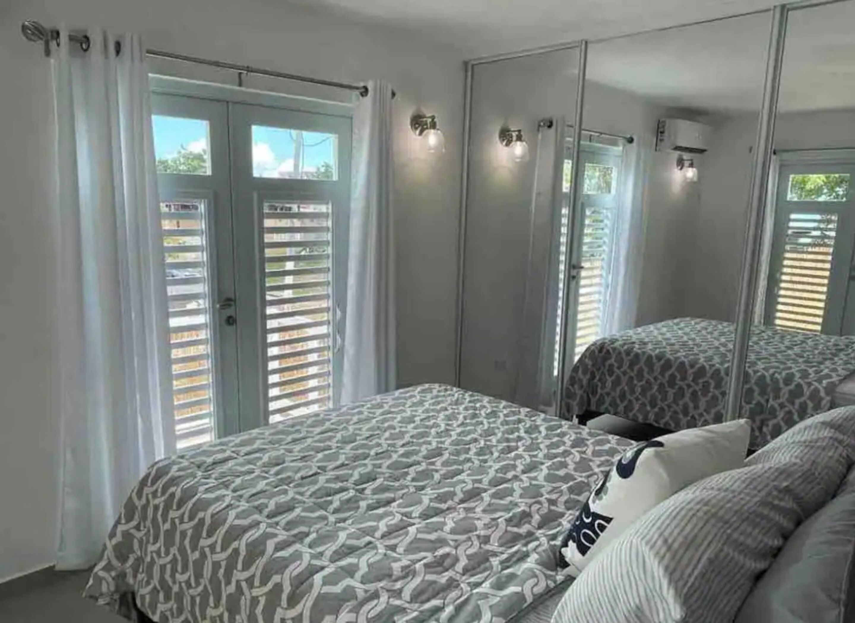 2 多间卧室、免费 WiFi