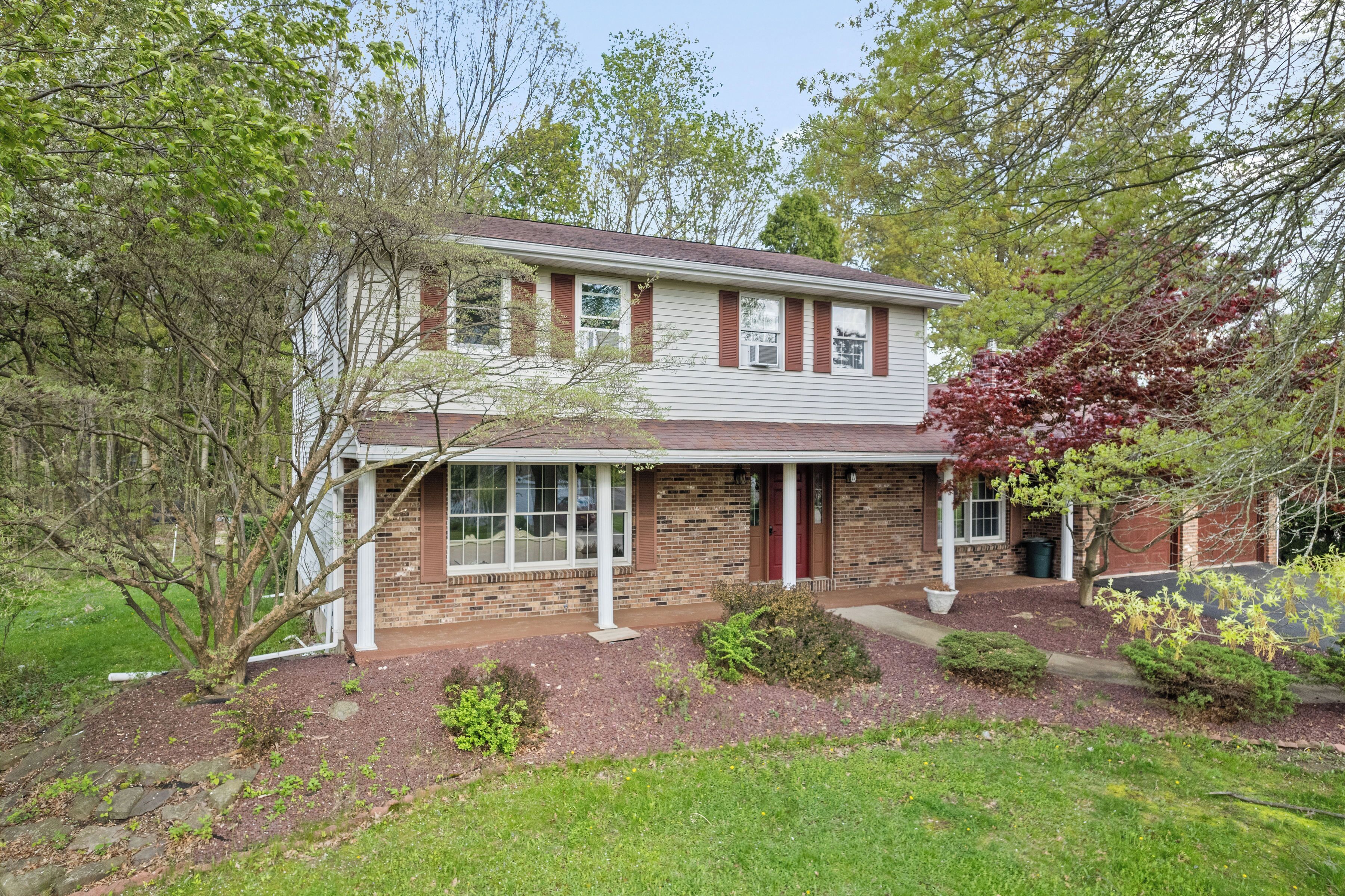 Dream Home - Spacious 6-bedroom house with AC, WiFi in delightful Binghamton