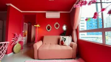 Apartment | Living area | Flat-screen TV