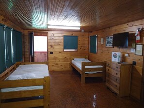 1 bedroom, WiFi - MacPherson Cottage, MacPherson Cottage at Camp Caledonia (Morristown)