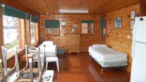 Room - Montgomery Cottage, Montgomery Cottage at Camp Caledonia (Morristown)