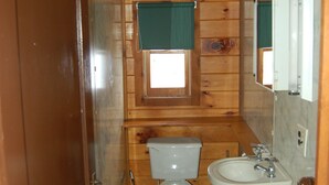 Bathroom - Montgomery Cottage, Montgomery Cottage at Camp Caledonia (Morristown)