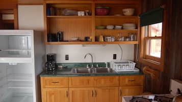 KylskÄp, ugn och spishÀll