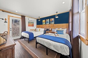 1 bedroom, free WiFi, bed sheets - Cheerful Woodland Haven | Bright Double Room with Artistic Flair & Natural Wood Accents (Hancock)