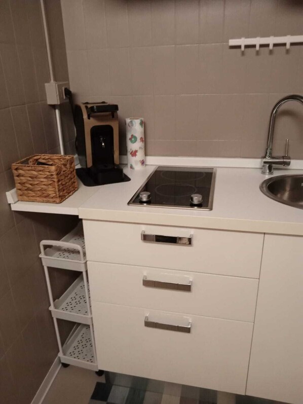 Fridge, microwave, stovetop, coffee/tea maker - Casa Dea Cozy little house with garden a few steps from the sea (Rimini)