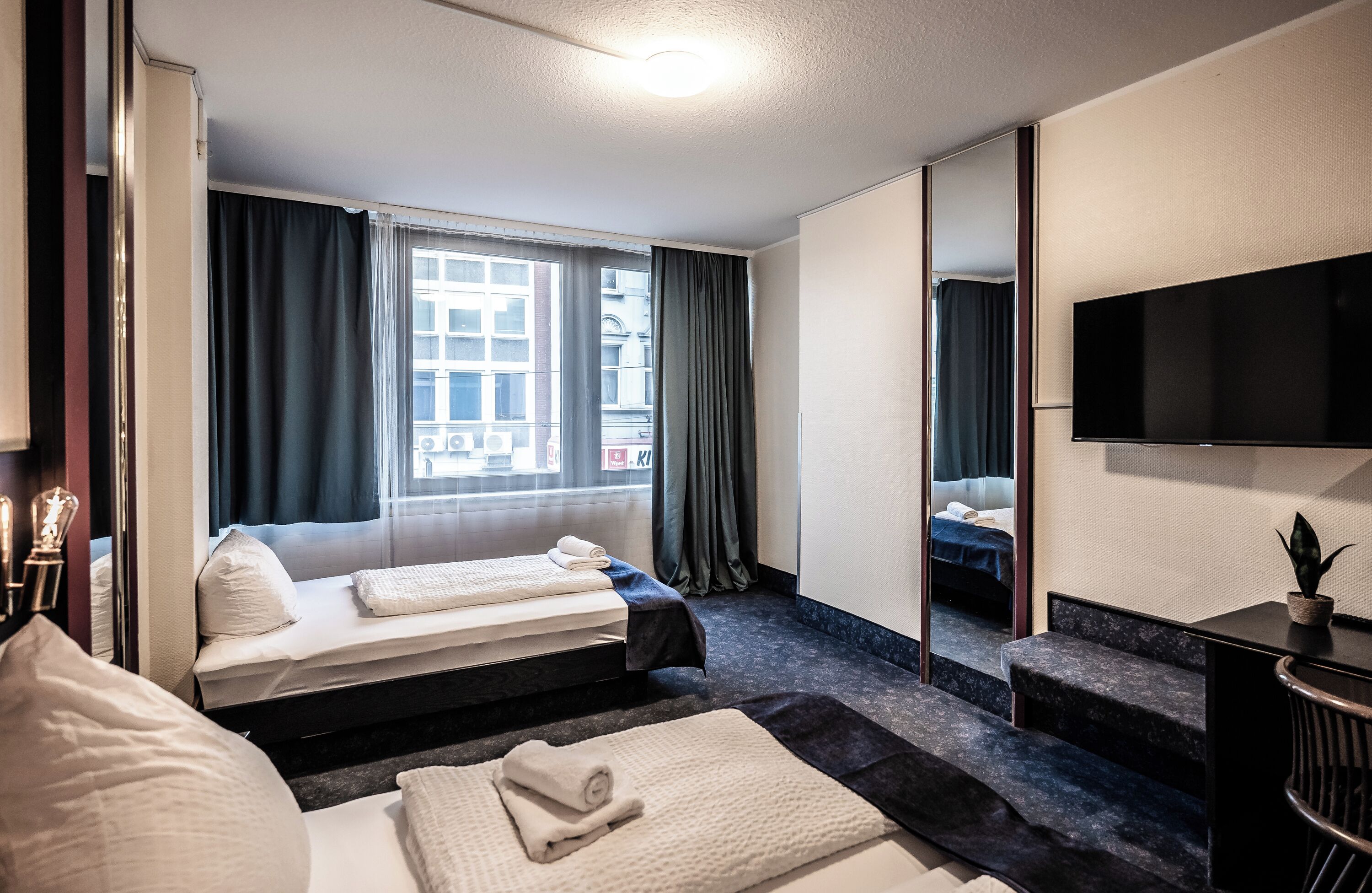 Standard Triple Room | Desk, laptop workspace, free WiFi, bed sheets