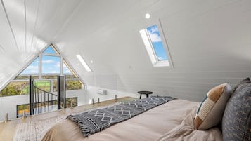 Tree House | 2 bedrooms, desk, free WiFi