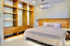 2 chambres, coffres-forts dans les chambres, fer et planche Ă repasser