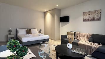 1 bedroom, in-room safe, iron/ironing board, free WiFi