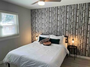 2 bedrooms, desk, iron/ironing board, WiFi