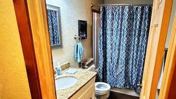 Towels, soap, shampoo, toilet paper