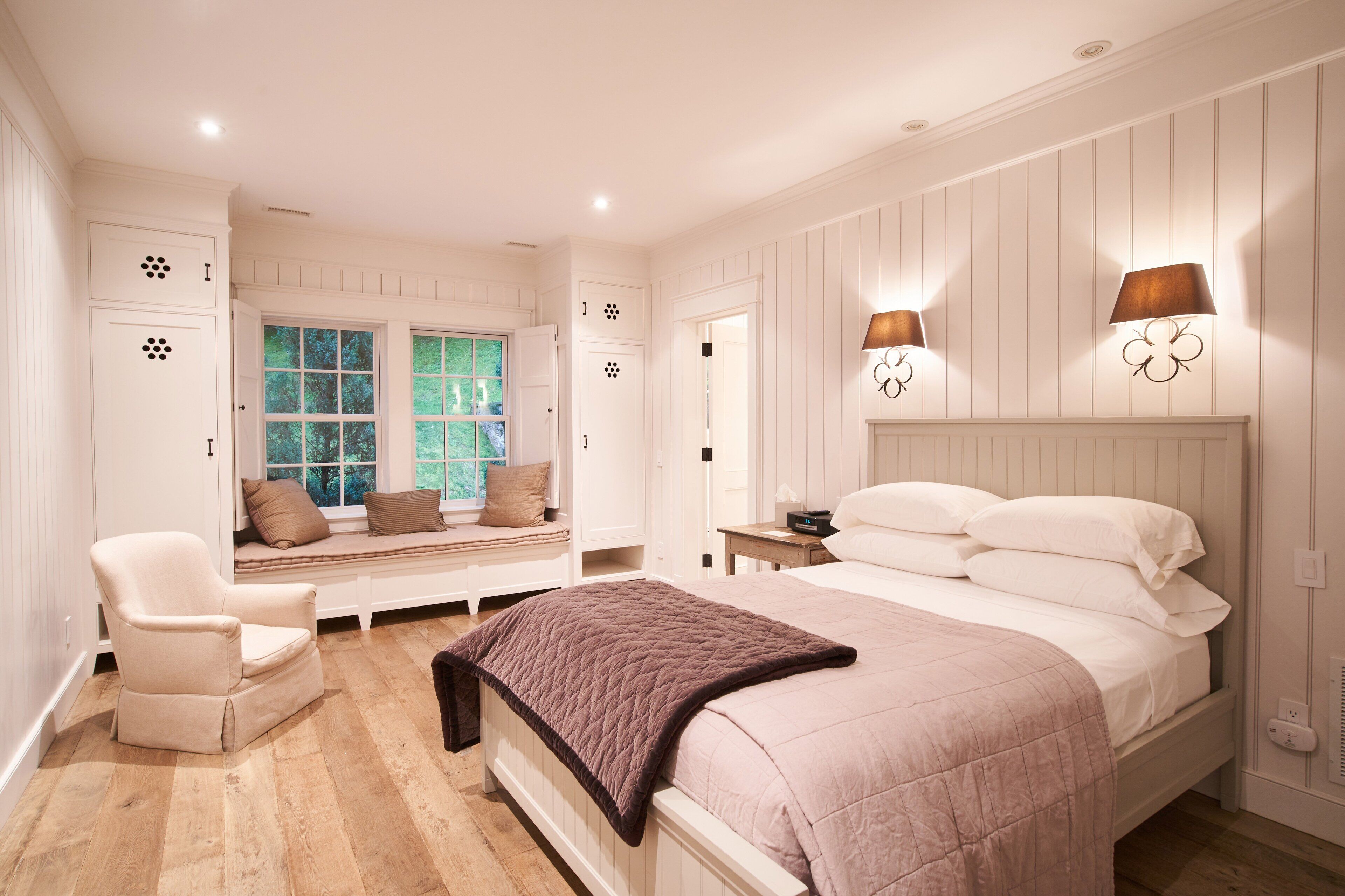 6 bedrooms, desk, free WiFi, bed sheets