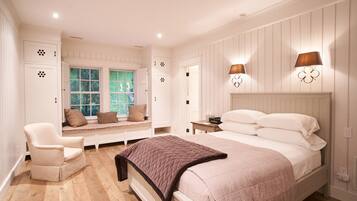 6 bedrooms, desk, free WiFi, bed sheets