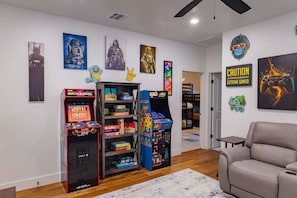 Games room - 5BR Retreat • Hot Tub • Game Room • Pet Friendly (McLennan County)