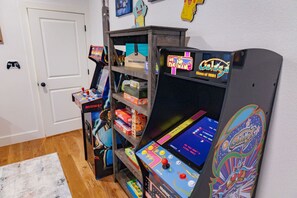 Games room - 5BR Retreat • Hot Tub • Game Room • Pet Friendly (McLennan County)